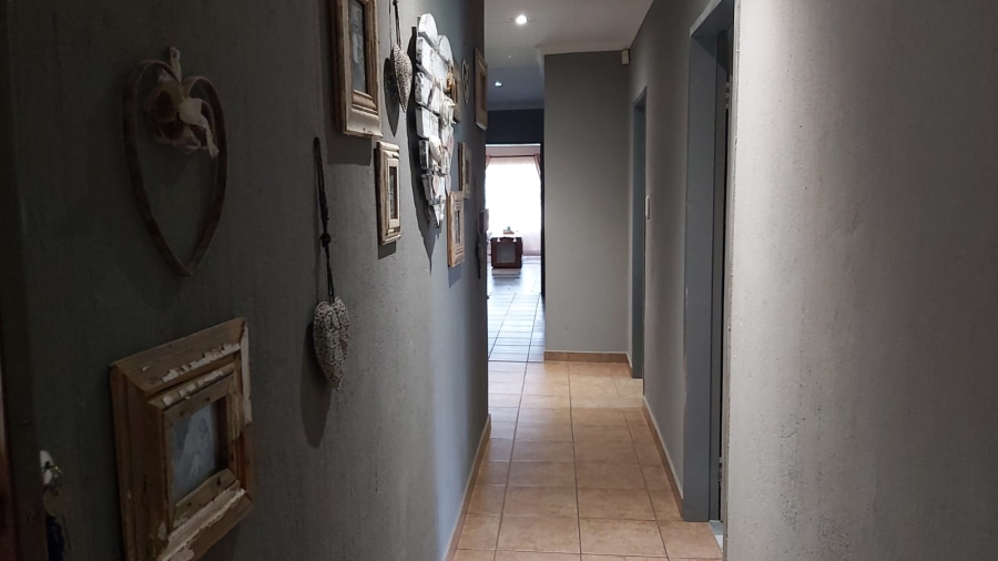 8 Bedroom Property for Sale in Waagfontein North West